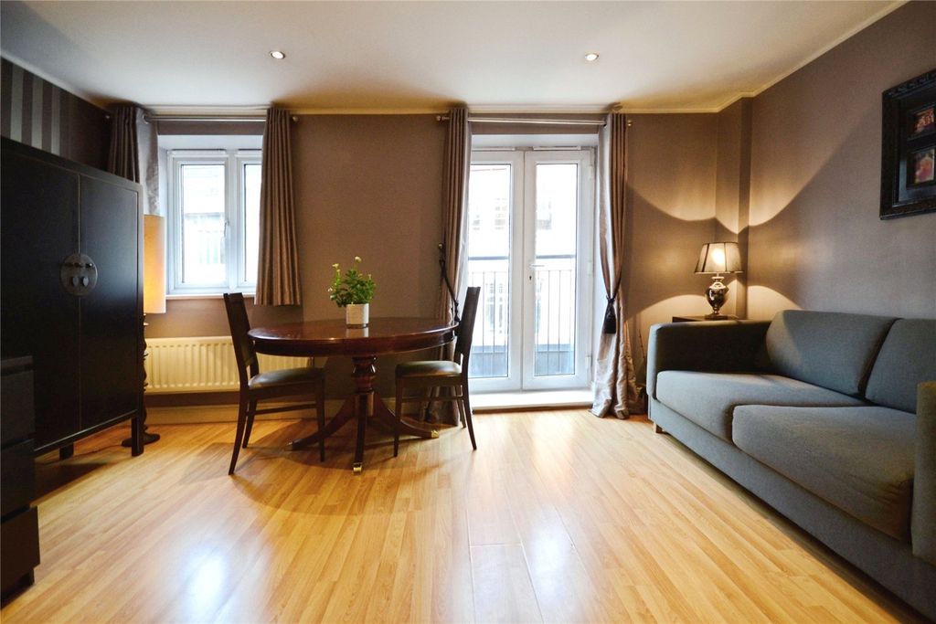 Property photo 3 of 7 Picture No. 18