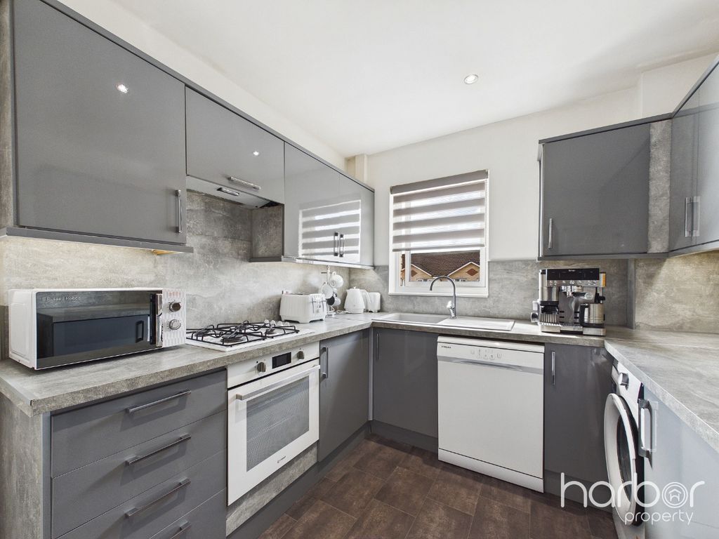 Property photo 3 of 17 5139076