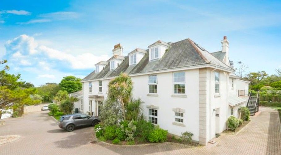 Property photo 1 of 24