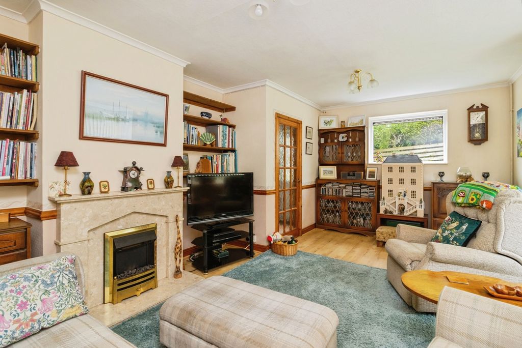 Property photo 3 of 24 Pbox-Img.Jpg