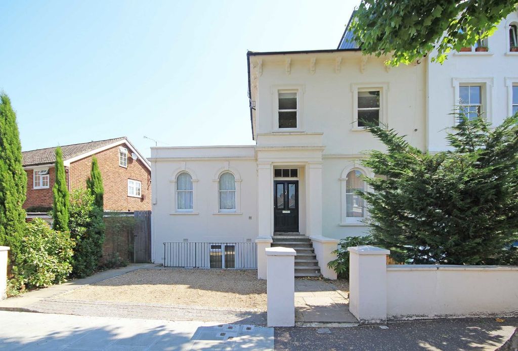 Property photo 1 of 5