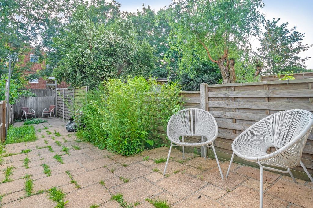 Property photo 2 of 11 Picture No. 14