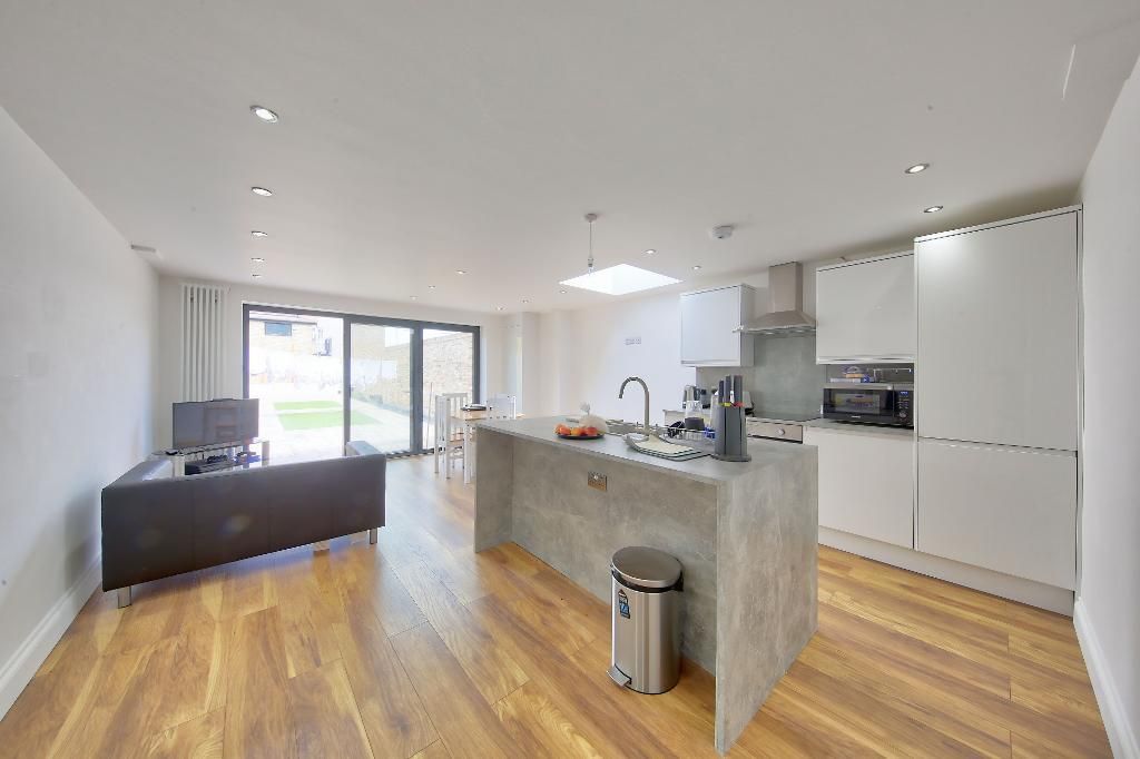 Property photo 1 of 10 Photo 1