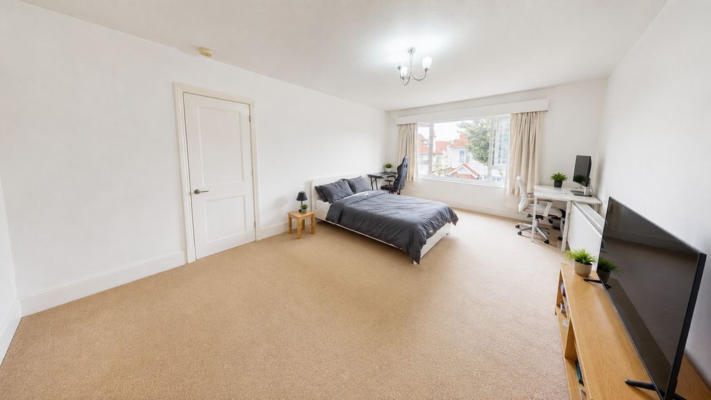 Property photo 1 of 4