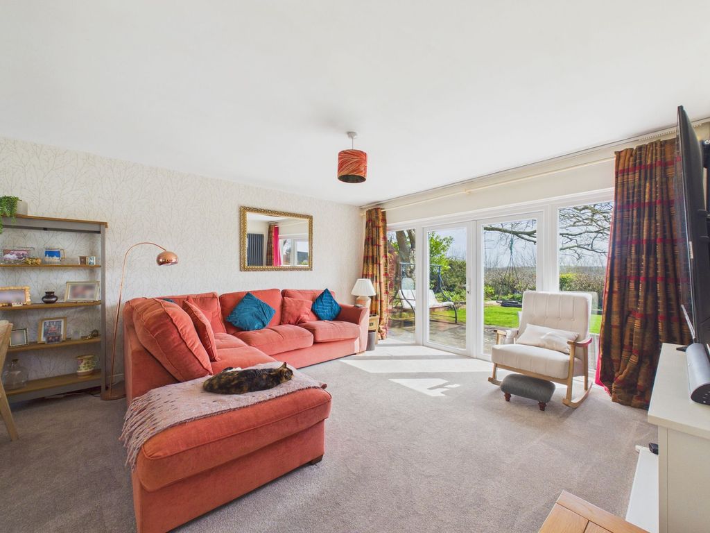 Property photo 3 of 31