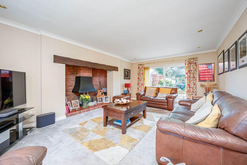 Property photo 2 of 26