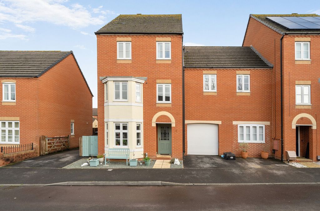 Property photo 1 of 17 698Dcba4Dd6c7l698d307Be088814148101698Ca7d939000