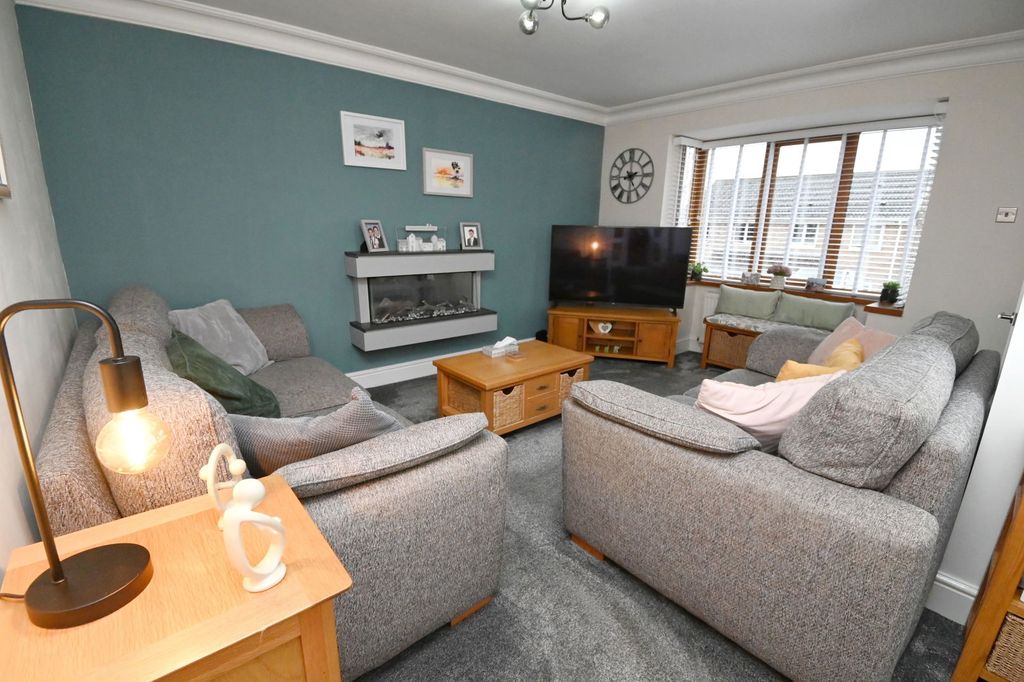 Property photo 3 of 23