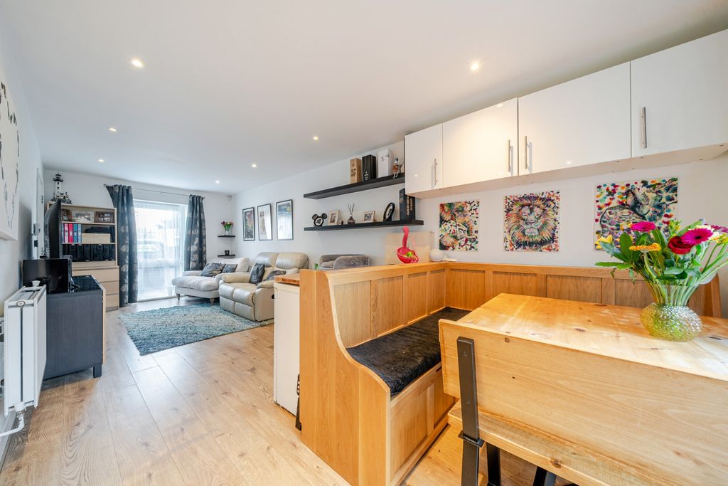 Property photo 3 of 20 1528787-8-6Ace32F...