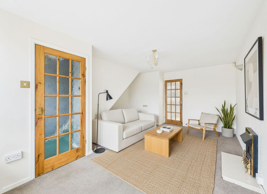 Property photo 2 of 15 Lounge (Virtually Furnished)