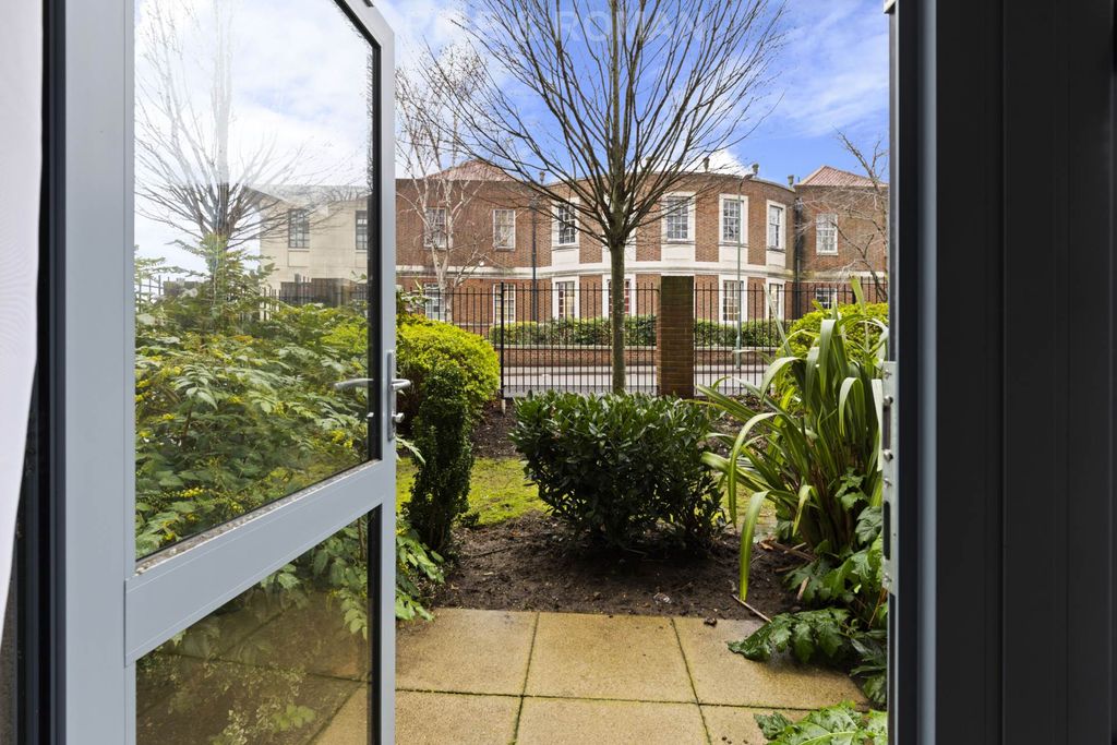 Property photo 2 of 8