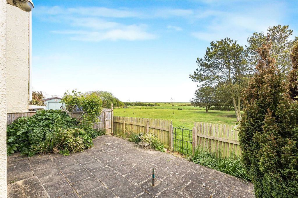 Property photo 1 of 16 Picture No. 12