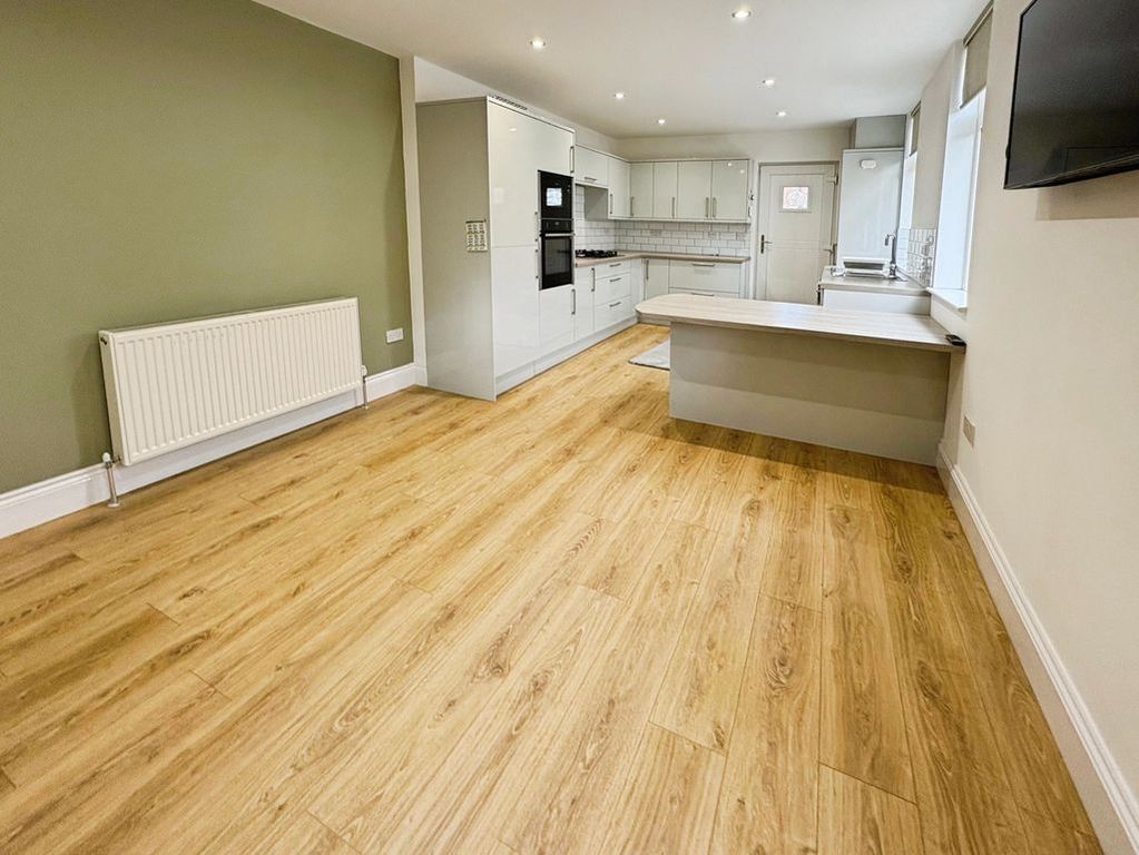 Property photo 3 of 14 Photo 14
