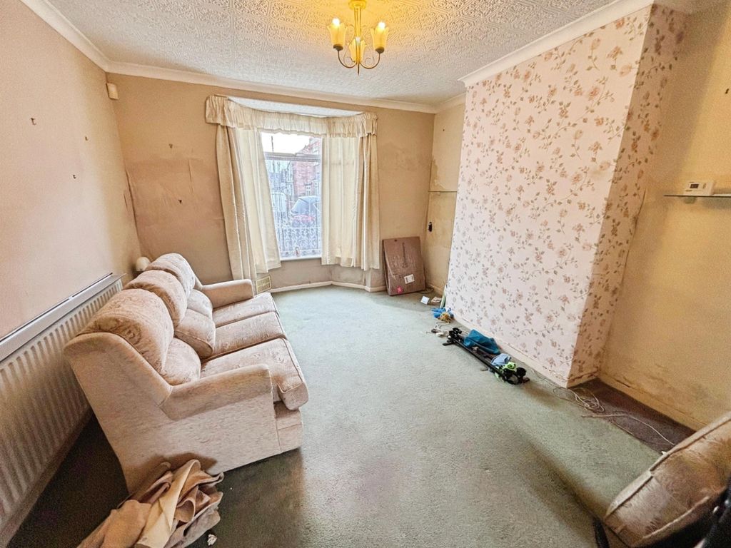 Property photo 3 of 12 Pbox-Living_Room-345814.Jpg