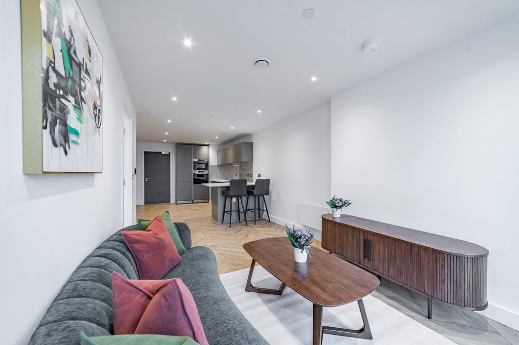 Property photo 3 of 23