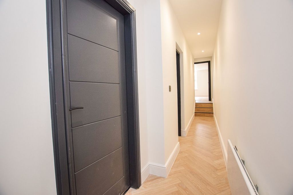 Property photo 3 of 13 Picture No. 24