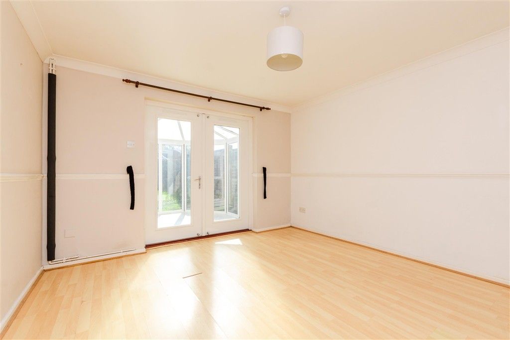 Property photo 1 of 10 Lounge