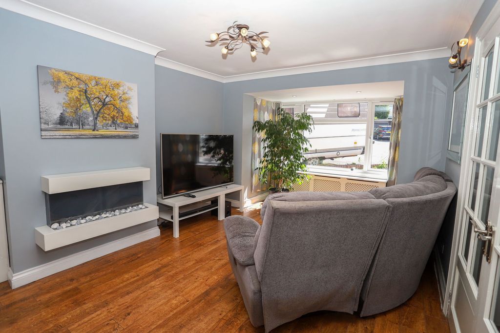 Property photo 2 of 30