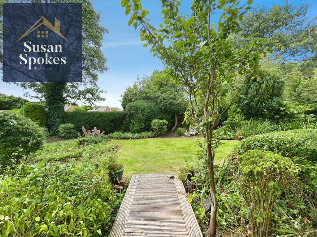 Property photo 2 of 41 Pbox-Garden-325855.Jpg