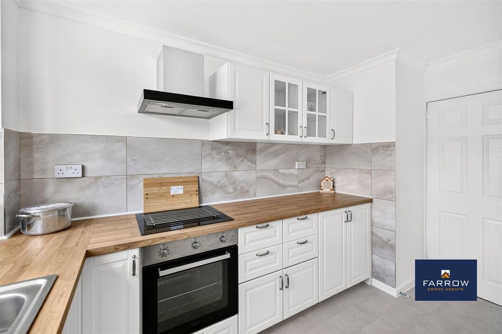 Property photo 2 of 17 Kitchen