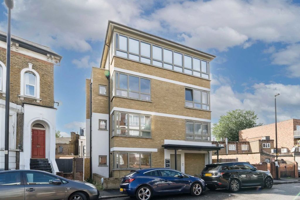 Property photo 1 of 6