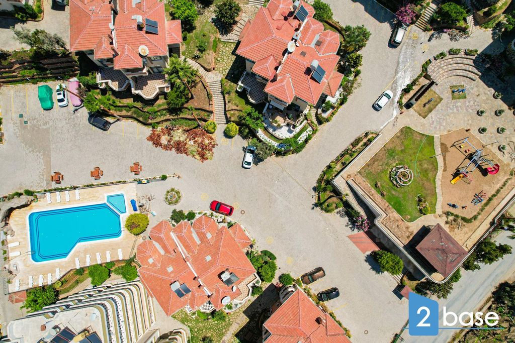 Property photo 3 of 34