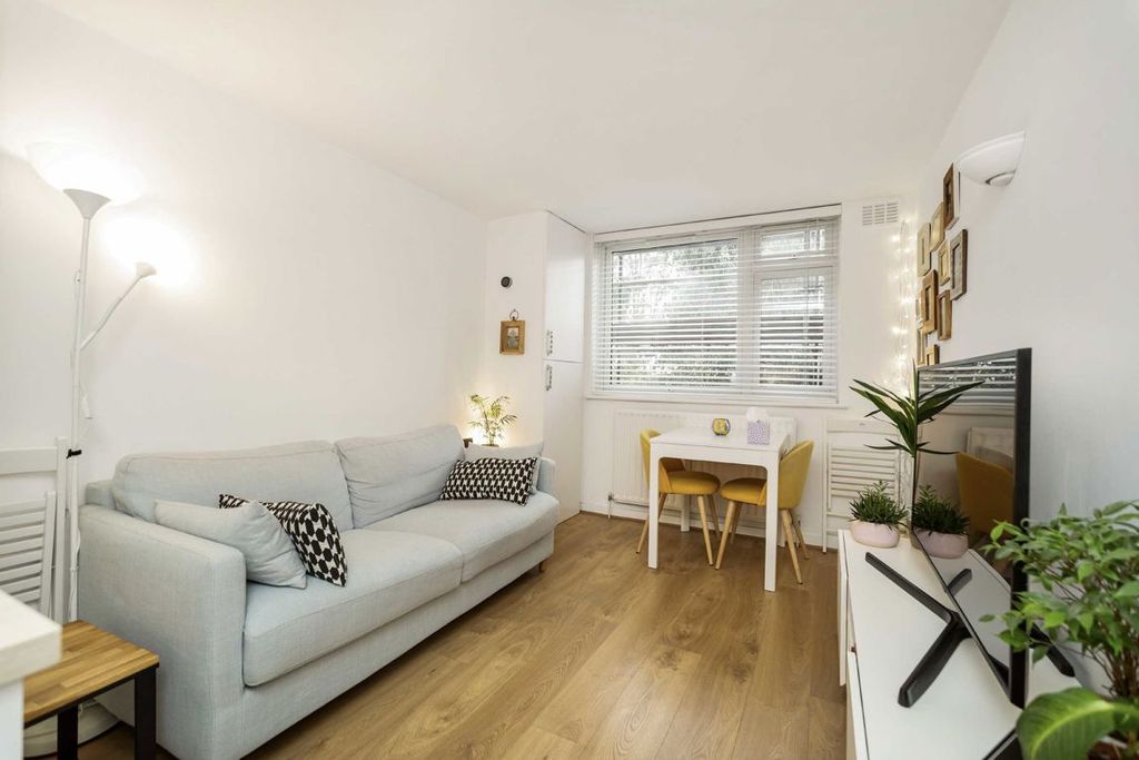 Property photo 1 of 3