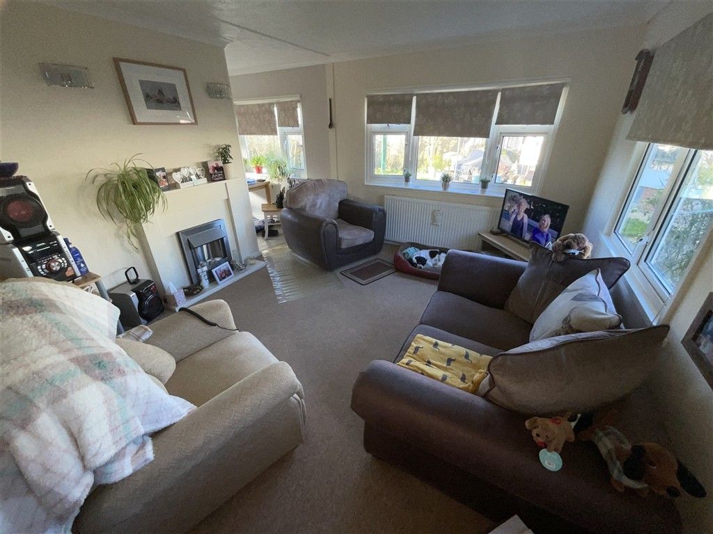 Property photo 1 of 9 Lounge Area