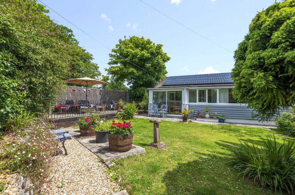 Property photo 1 of 17 Garden