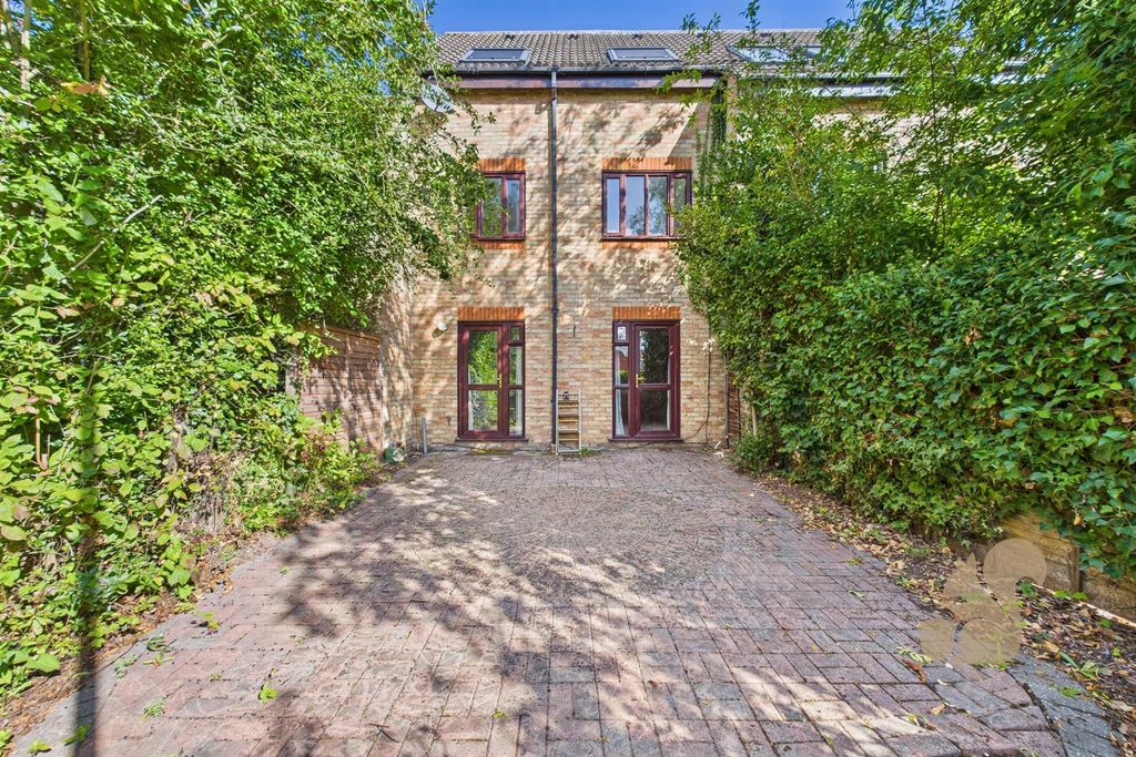 Property photo 2 of 14 Rear Garden