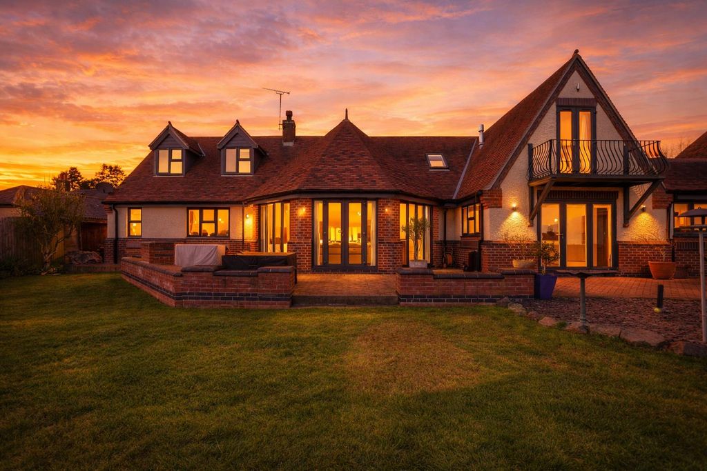 Property photo 2 of 42 1Bba50E0-3ba2-46E6-87c2-A6031c082143.Png