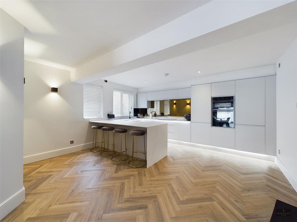 Property photo 1 of 14 Cam01856G0-Pr0035-Still001.Jpg