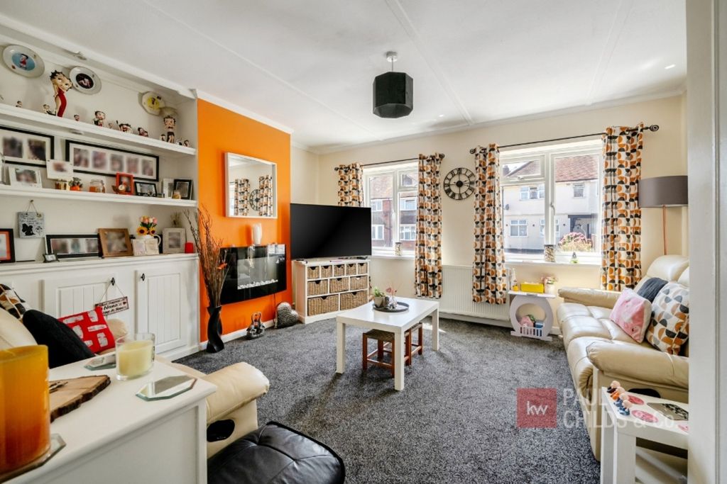 Property photo 2 of 12