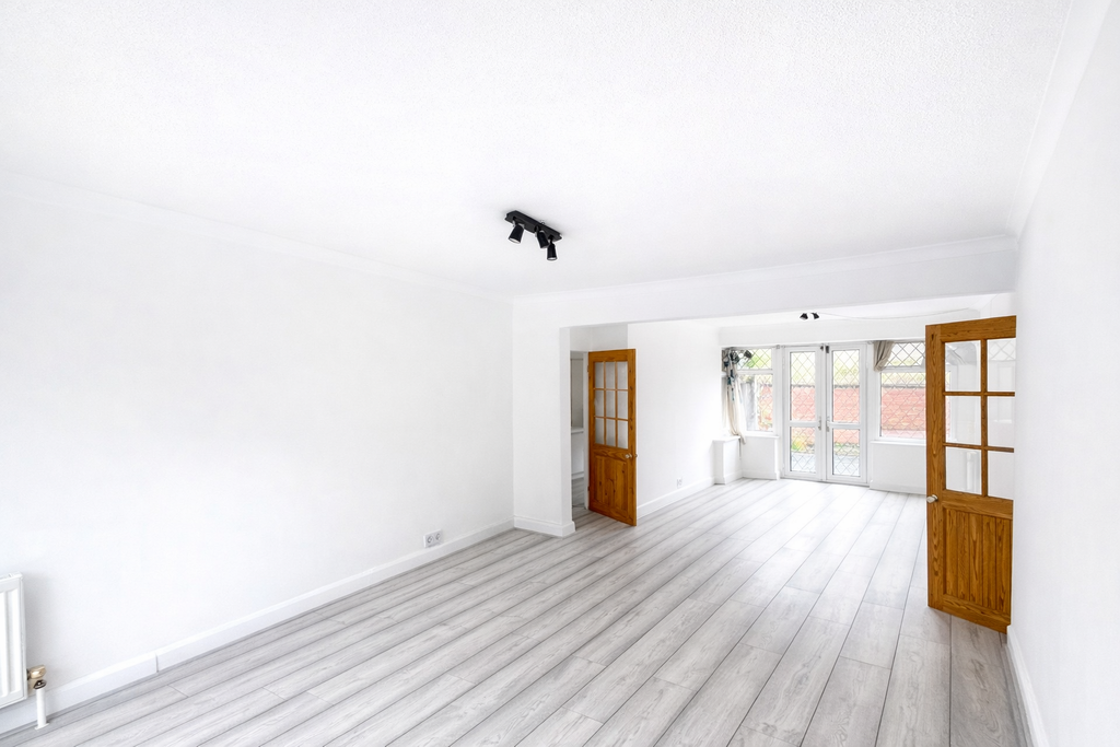 Property photo 3 of 7 Spacious Modern Living Room Interior