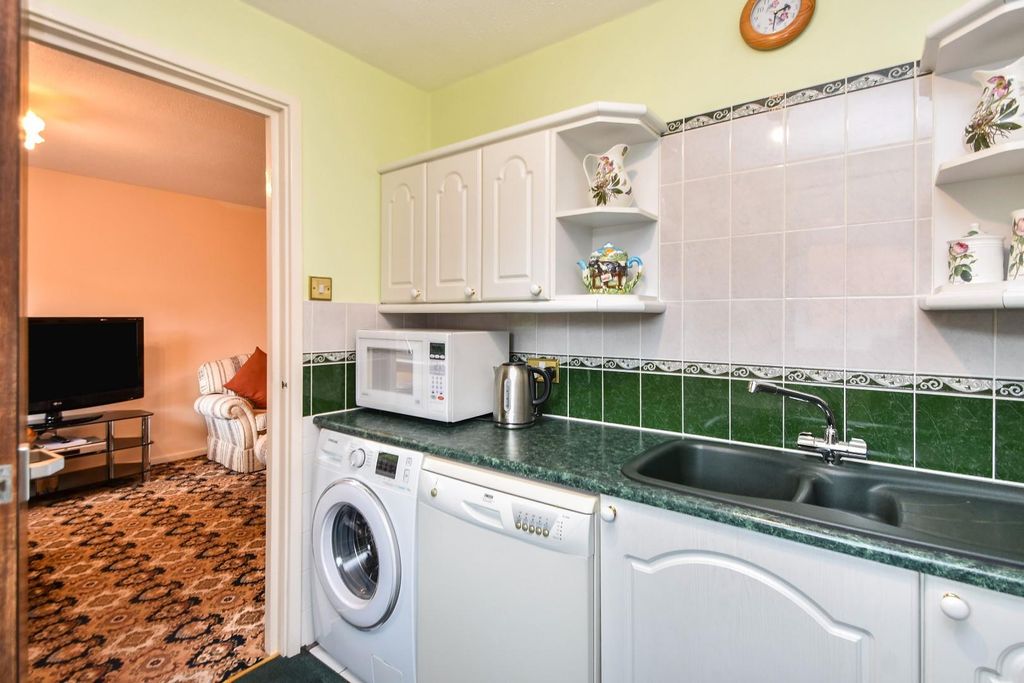 Property photo 3 of 15 142Bramhamdrive-5.Jpg