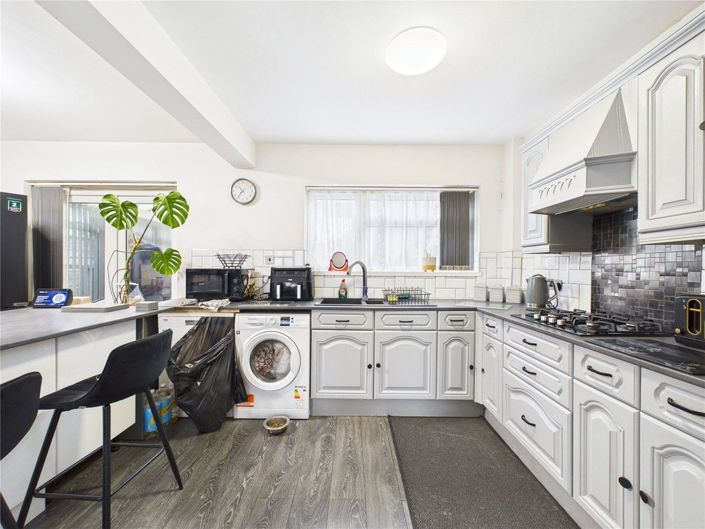 Property photo 1 of 22 Picture No. 19