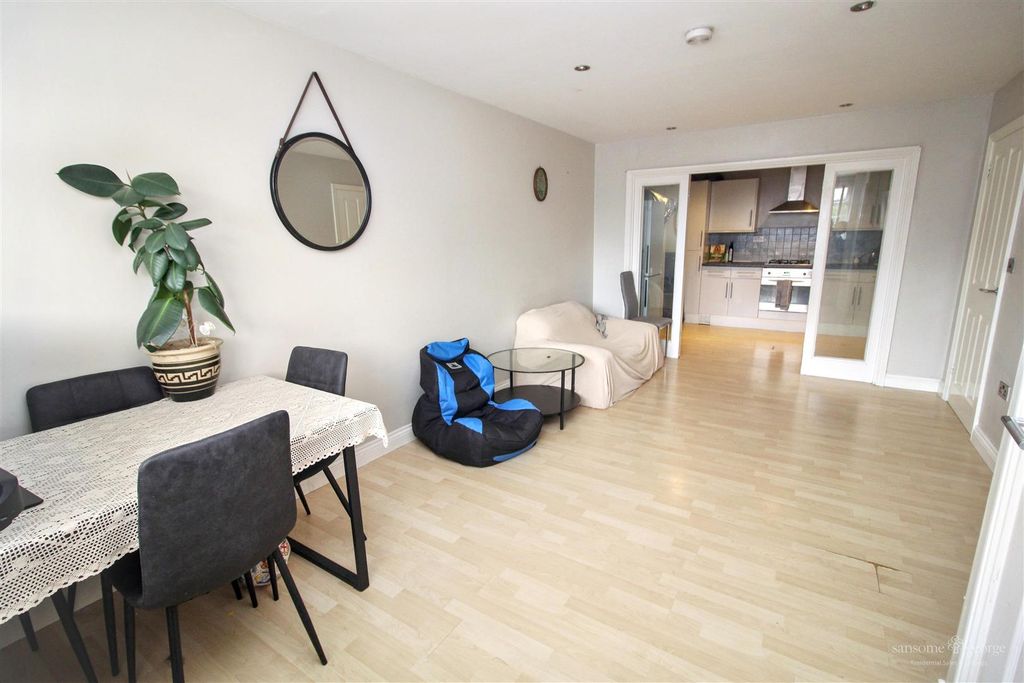 Property photo 3 of 14 Living Room
