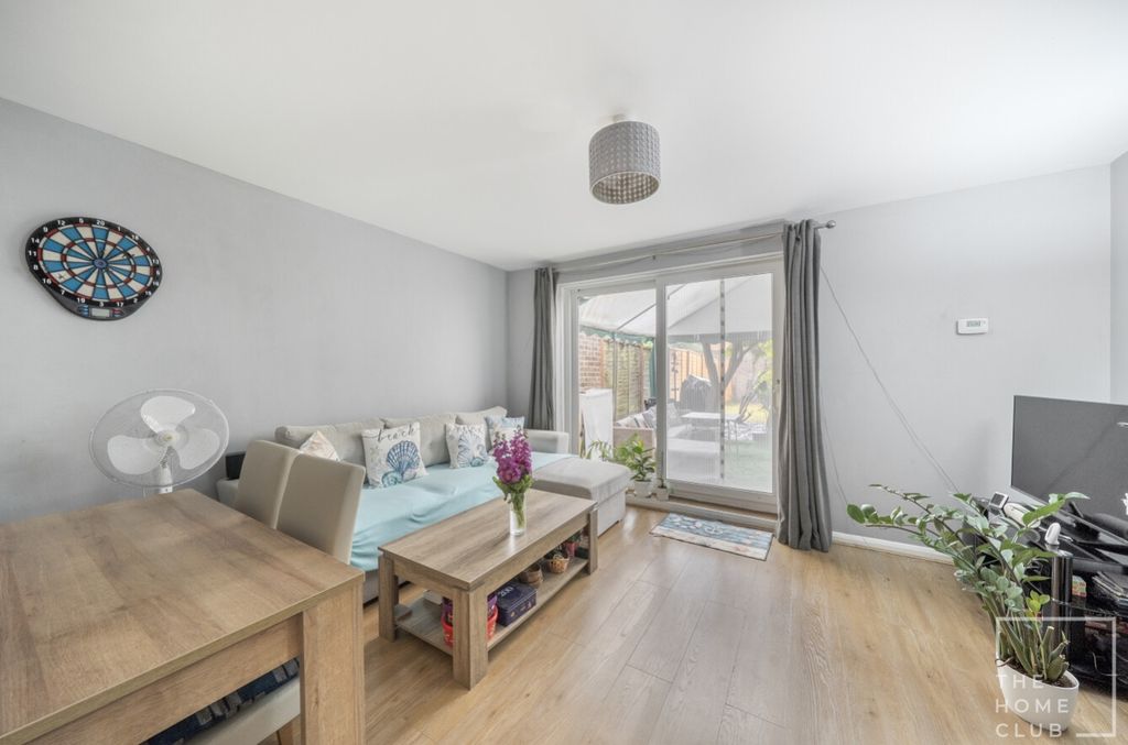 Property photo 3 of 14 2763Aab7-ce6F-4659-Ad91-8028419c9280