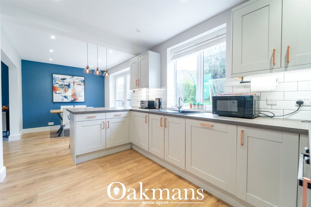 Property photo 2 of 35 Picture No. 23