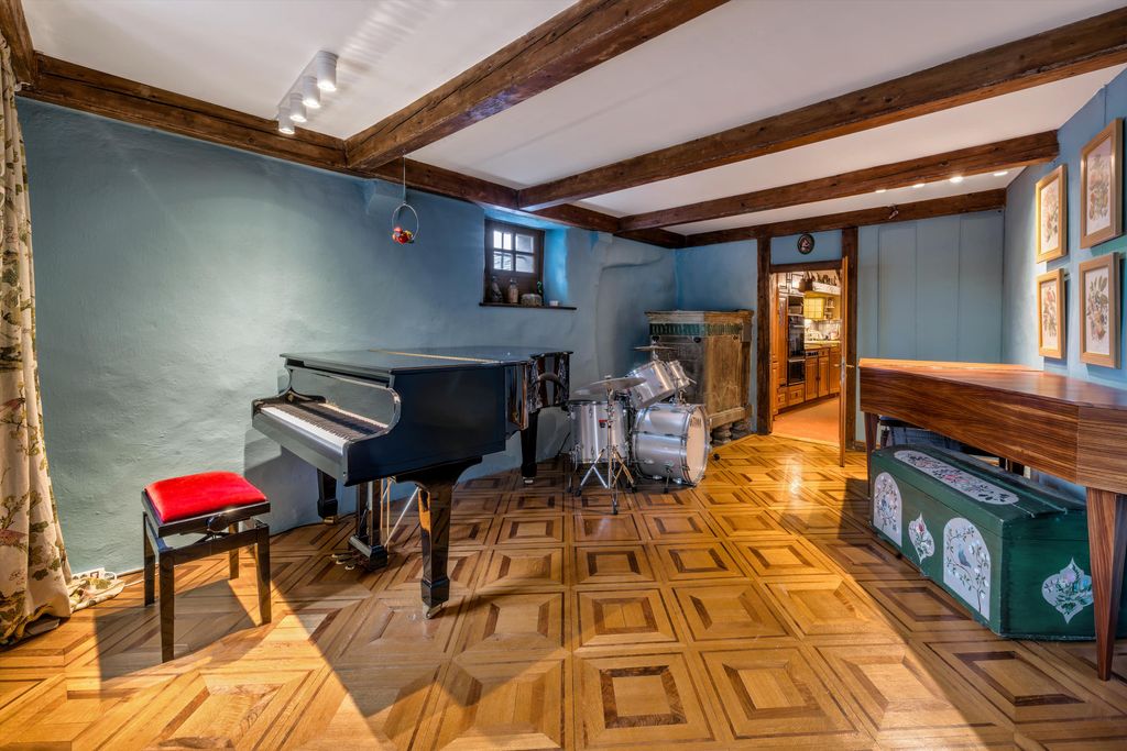 Property photo 2 of 9 Image
