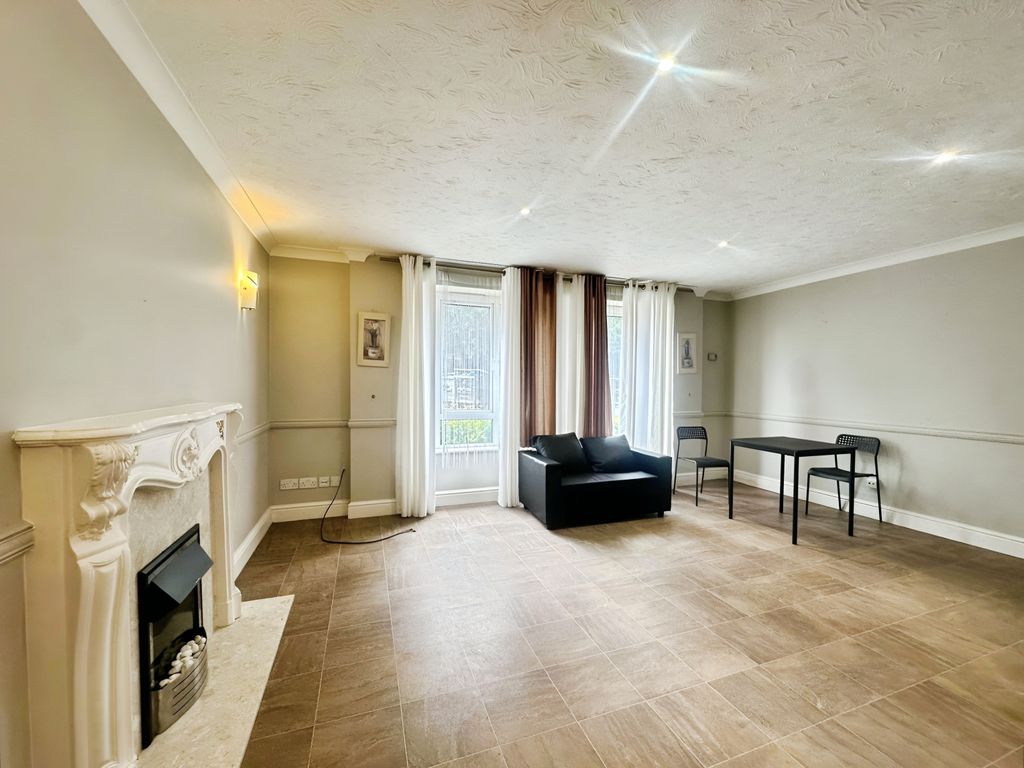 Property photo 1 of 5