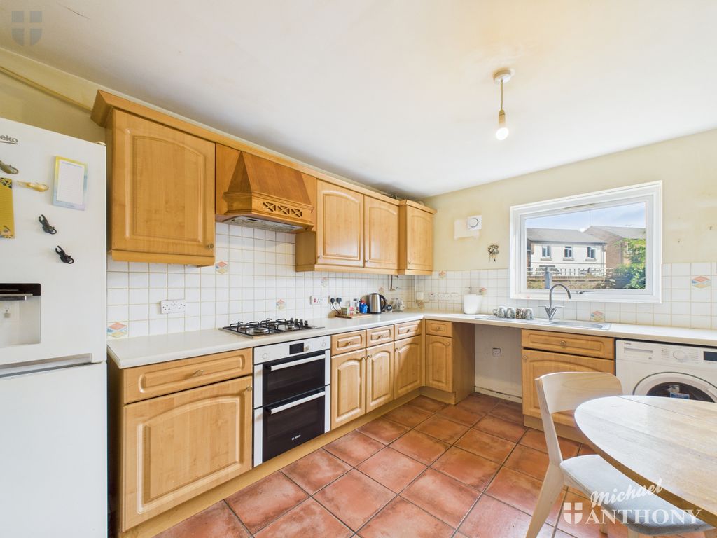 Property photo 3 of 18 Cam03218G0-Pr0744-Still015