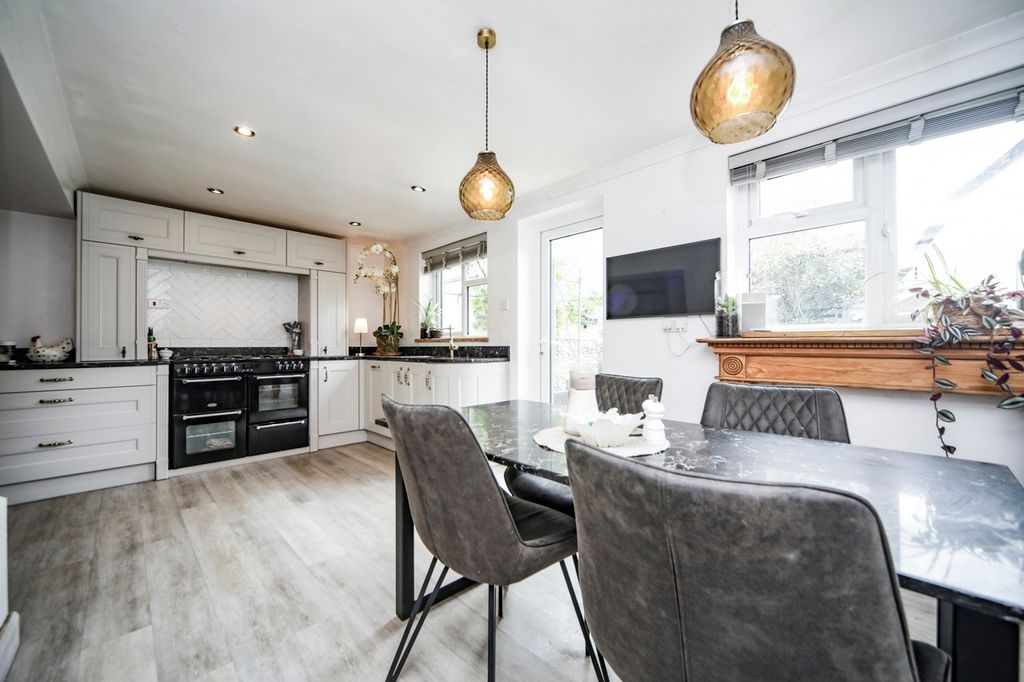 Property photo 3 of 24 9T5A9318