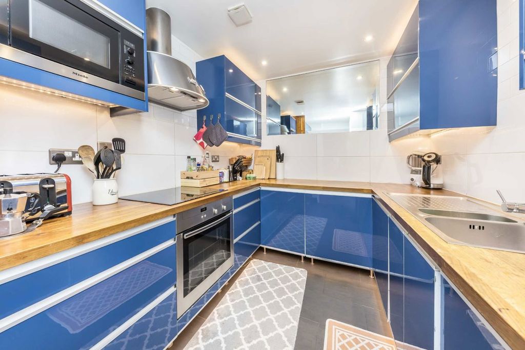 Property photo 3 of 8