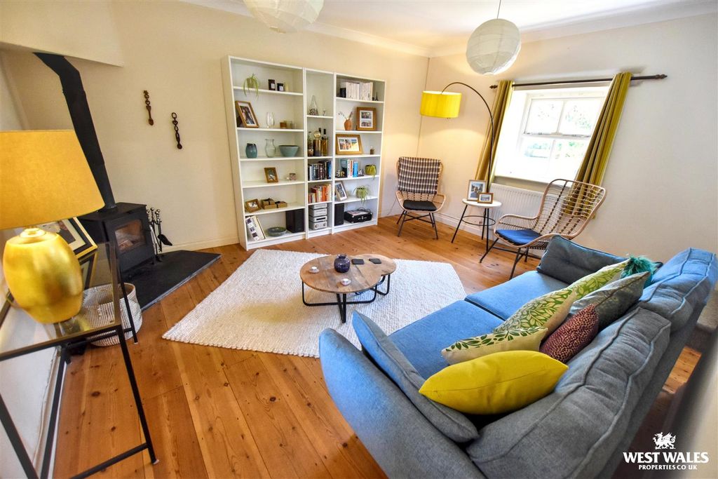 Property photo 2 of 21 15 (1).Jpg