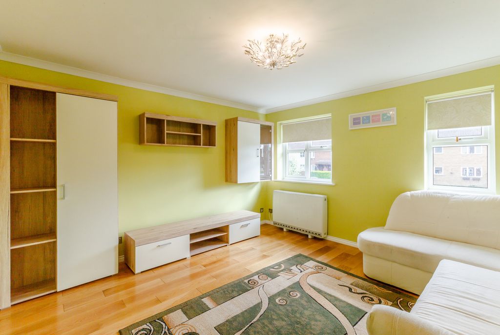 Property photo 2 of 8