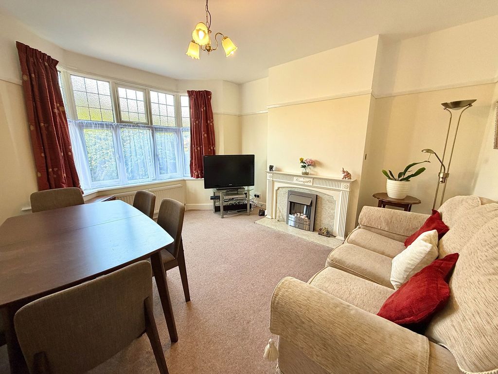 Property photo 2 of 26