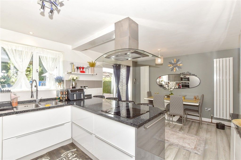 Property photo 2 of 11 Kitchen/ Diner