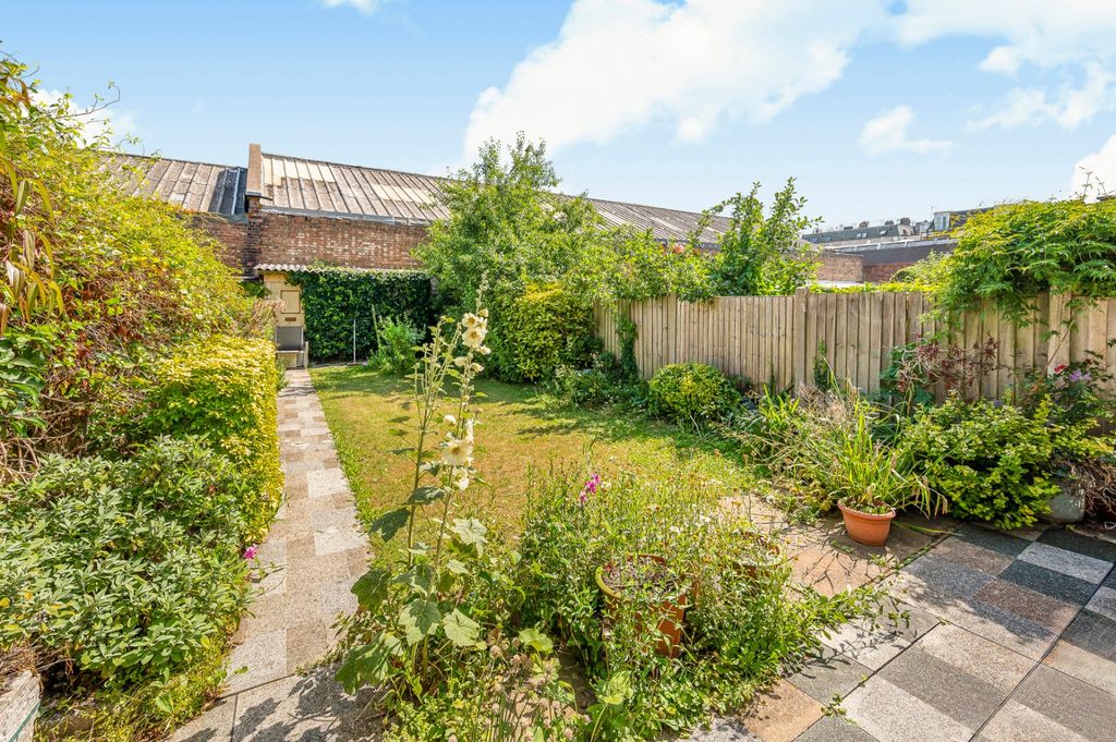 Property photo 3 of 15