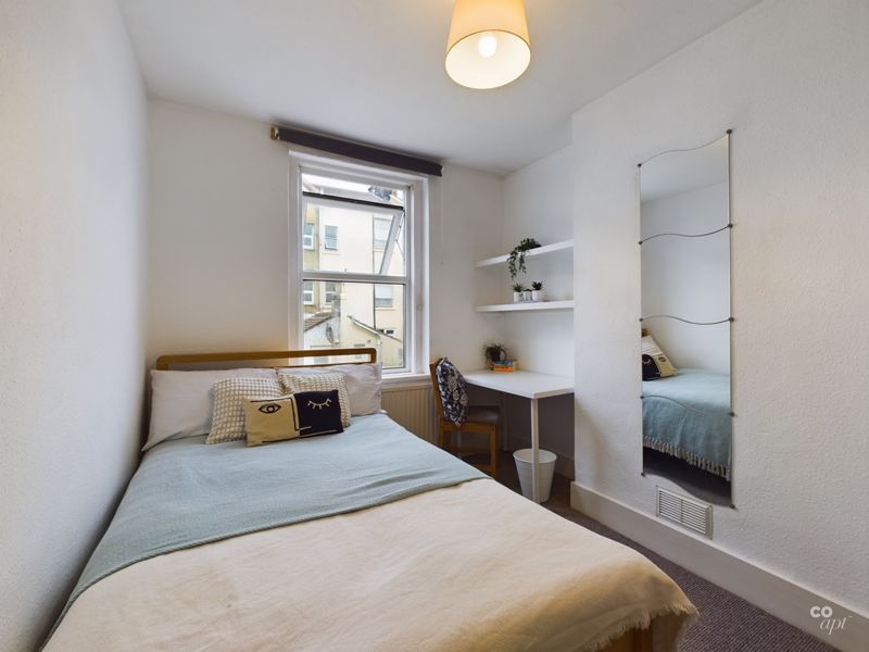 Property photo 1 of 14 Bed 2